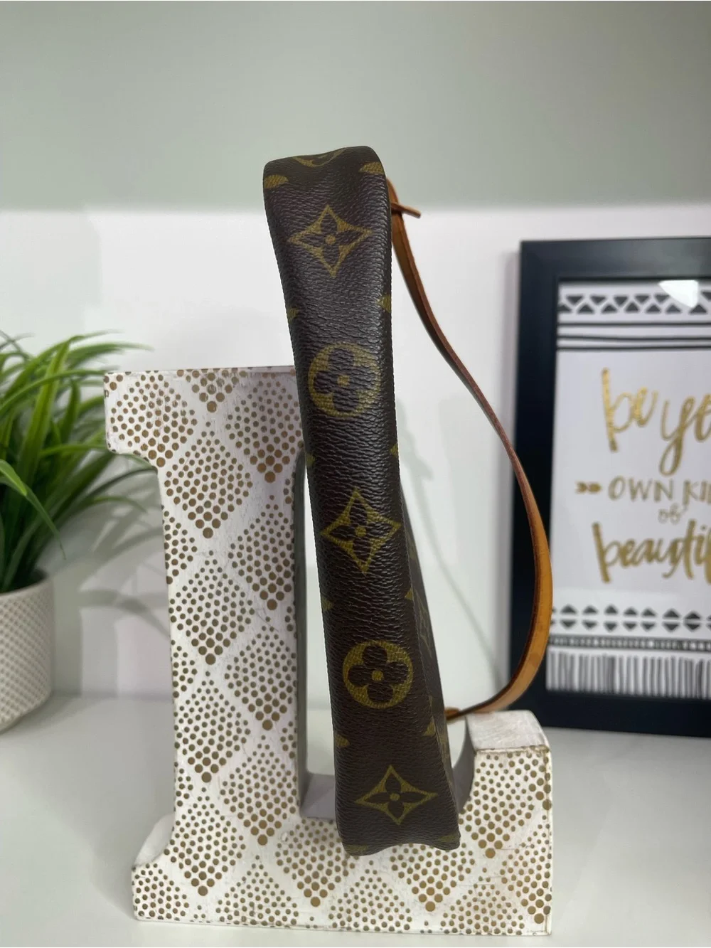 Louis Vuitton Monogram Canvas Shoulder Pochette in Brown and Tan